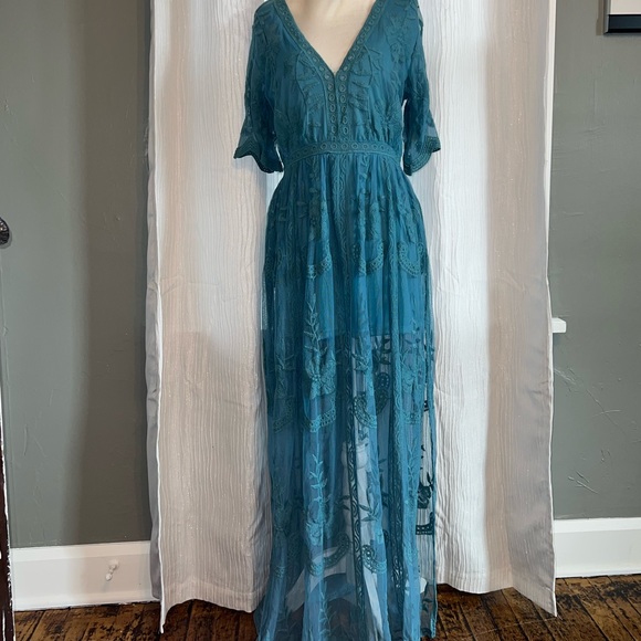 Honey Punch Dresses & Skirts - Honey Punch Teal Long Flowy Lace Dress